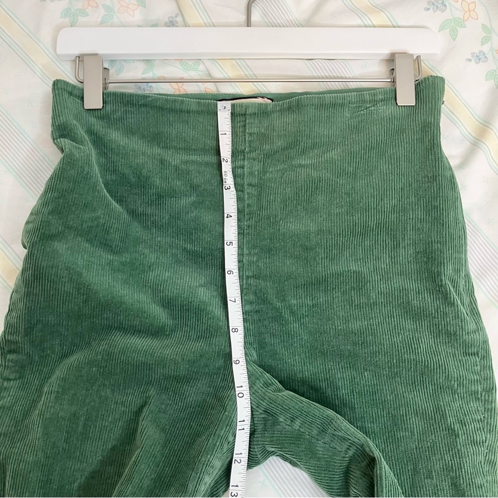 Tuckernuck Ashford green corduroy crop flare pants medium - Picture 7 of 11
